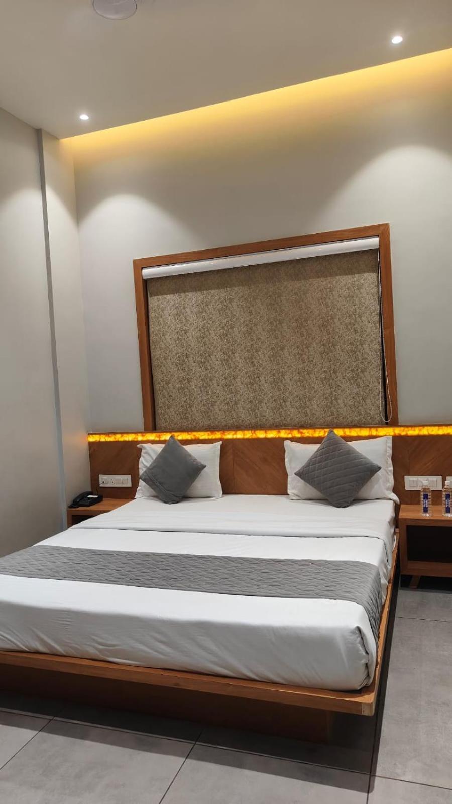 Hotel Om Somnāth Zewnętrze zdjęcie